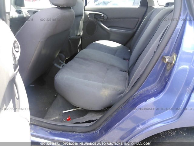 3FAFP37384R122169 - 2004 FORD FOCUS ZX5 BLUE photo 8