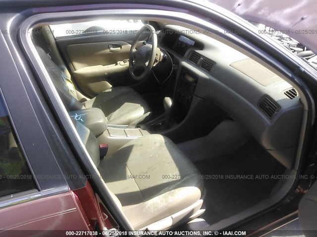 4T1BG22K31U110111 - 2001 TOYOTA CAMRY CE/LE/XLE RED photo 5