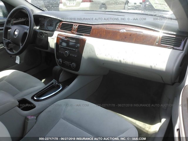 2G1WT58K689135658 - 2008 CHEVROLET IMPALA LT GRAY photo 5