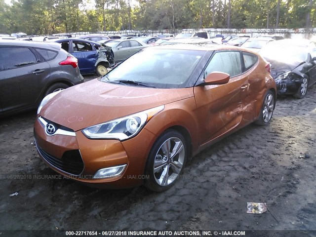 KMHTC6AD4GU280898 - 2016 HYUNDAI VELOSTER ORANGE photo 2