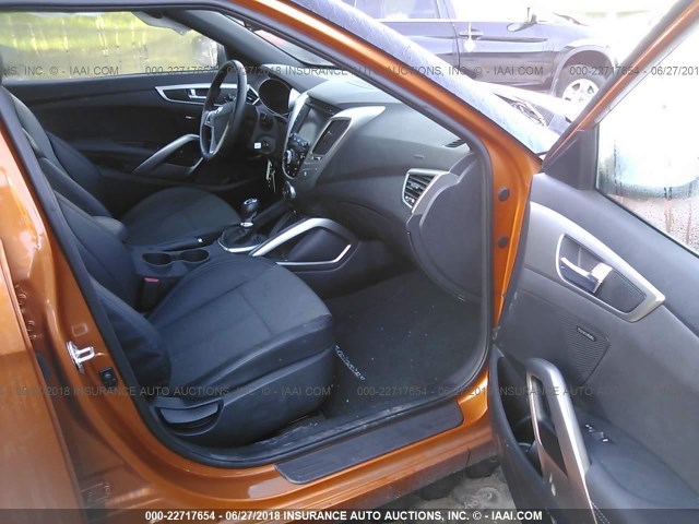 KMHTC6AD4GU280898 - 2016 HYUNDAI VELOSTER ORANGE photo 5