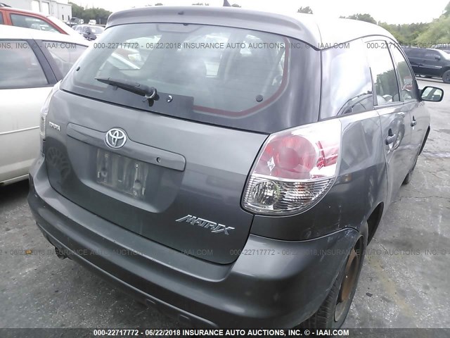 2T1KR32E56C575086 - 2006 TOYOTA COROLLA MATRIX XR GRAY photo 4