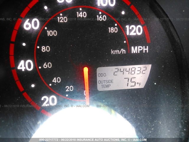 2T1KR32E56C575086 - 2006 TOYOTA COROLLA MATRIX XR GRAY photo 7