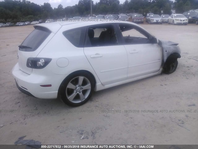 JM1BK343861484706 - 2006 MAZDA 3 HATCHBACK WHITE photo 4