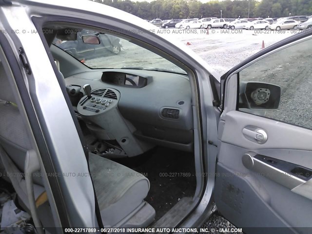 5N1BV28U24N325640 - 2004 NISSAN QUEST S/SE/SL SILVER photo 5