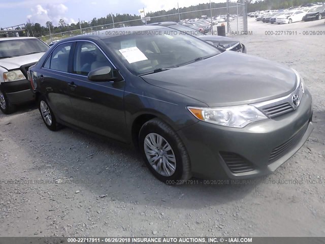 4T1BF1FKXEU765640 - 2014 TOYOTA CAMRY L/SE/LE/XLE მწვანე ფოტო 1