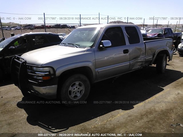 2GCEK19T821302100 - 2002 CHEVROLET SILVERADO K1500 SILVER photo 2