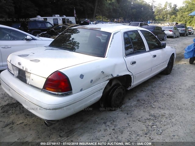 2FAFP73W83X205222 - 2003 FORD CROWN VICTORIA  WHITE photo 4