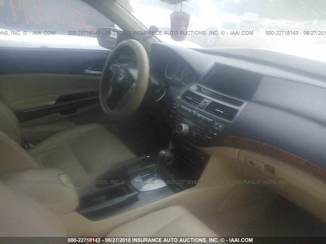 1HGCP3F89BA002657 - 2011 HONDA ACCORD EXL WHITE photo 5