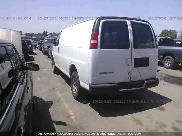 1GCHG35U571198641 - 2007 CHEVROLET EXPRESS G3500  WHITE photo 3