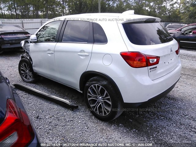 JA4AP3AU7HZ002025 - 2017 MITSUBISHI OUTLANDER SPORT ES/SE WHITE photo 3