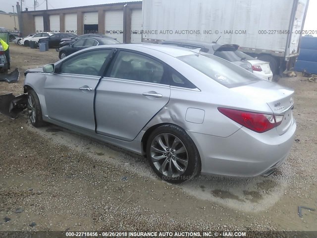 5NPEC4AB0CH369985 - 2012 HYUNDAI SONATA SE/LIMITED SILVER photo 3