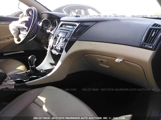 5NPEC4AB7DH635620 - 2013 HYUNDAI SONATA SE/LIMITED WHITE photo 5