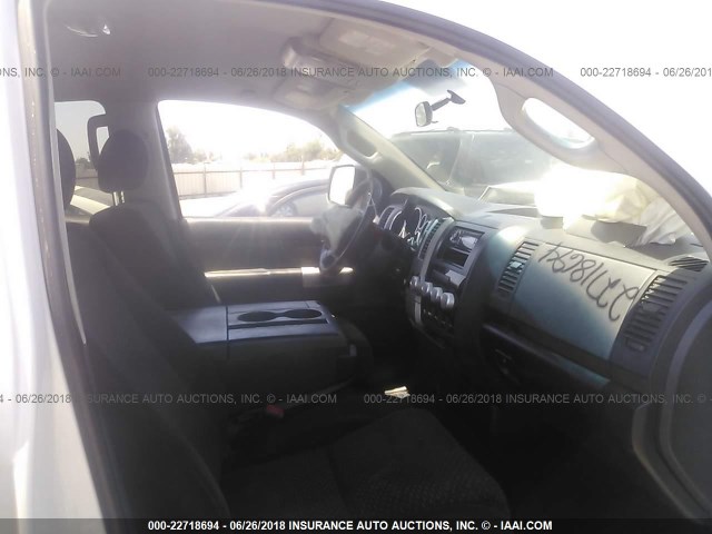 5TBRU54177S450935 - 2007 TOYOTA TUNDRA DOUBLE CAB SR5 WHITE photo 5