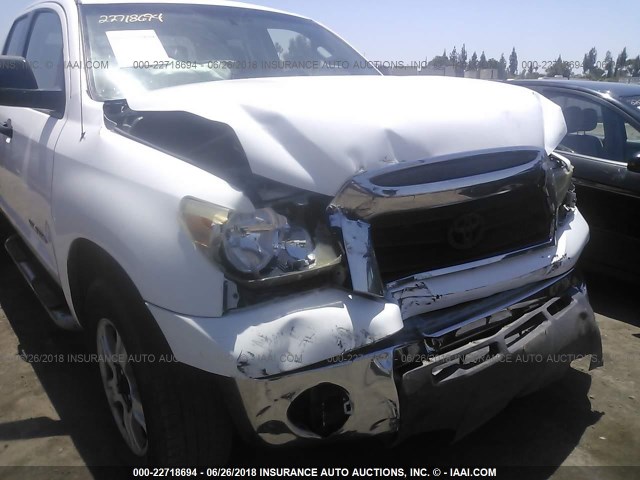 5TBRU54177S450935 - 2007 TOYOTA TUNDRA DOUBLE CAB SR5 WHITE photo 6
