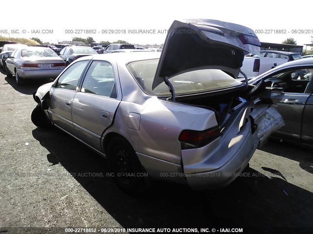 4T1BG22KXVU788683 - 1997 TOYOTA CAMRY CE/LE/XLE GOLD photo 3