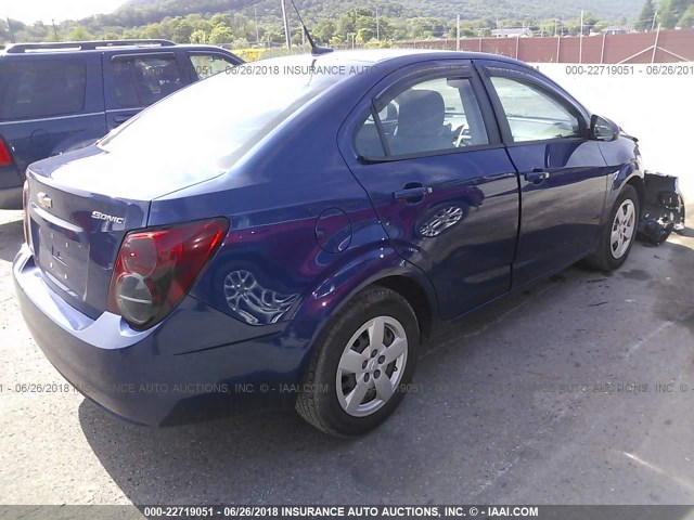 1G1JA5SGXD4169975 - 2013 CHEVROLET SONIC LS BLUE photo 4