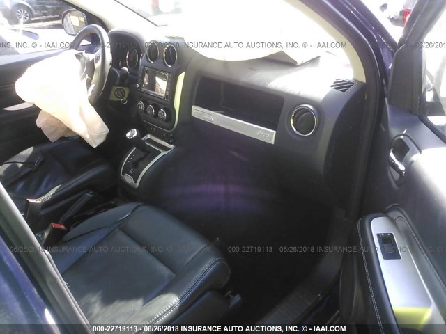 1C4NJDEB2GD573599 - 2016 JEEP COMPASS LATITUDE 深蓝色 照片 5