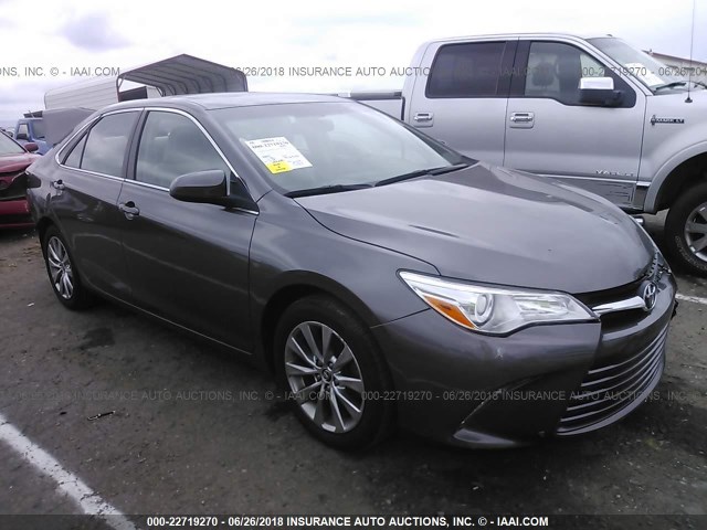 4T1BF1FK3GU515255 - 2016 TOYOTA CAMRY LE/XLE/SE/XSE GRAY photo 1
