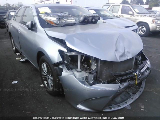 4T1BF1FK3FU497452 - 2015 TOYOTA CAMRY LE/XLE/SE/XSE SILVER photo 1