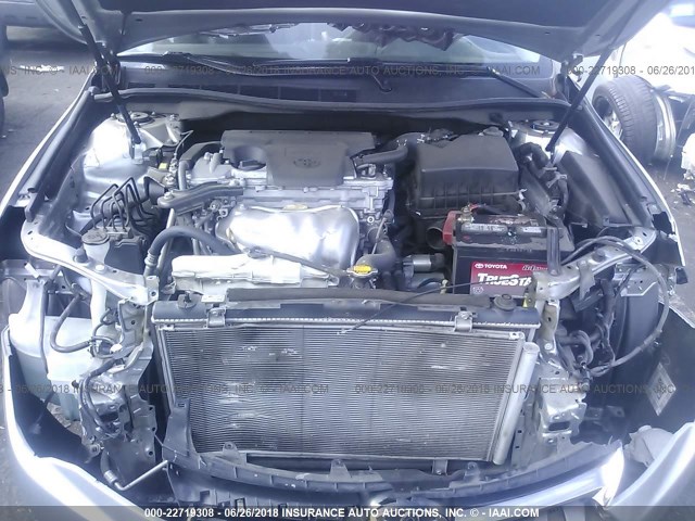4T1BF1FK3FU497452 - 2015 TOYOTA CAMRY LE/XLE/SE/XSE SILVER photo 10