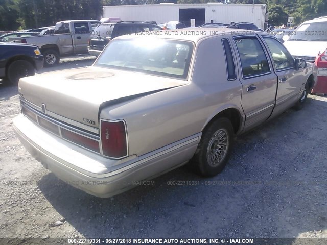 1LNLM81W2VY653422 - 1997 LINCOLN TOWN CAR EXECUTIVE GOLD photo 4