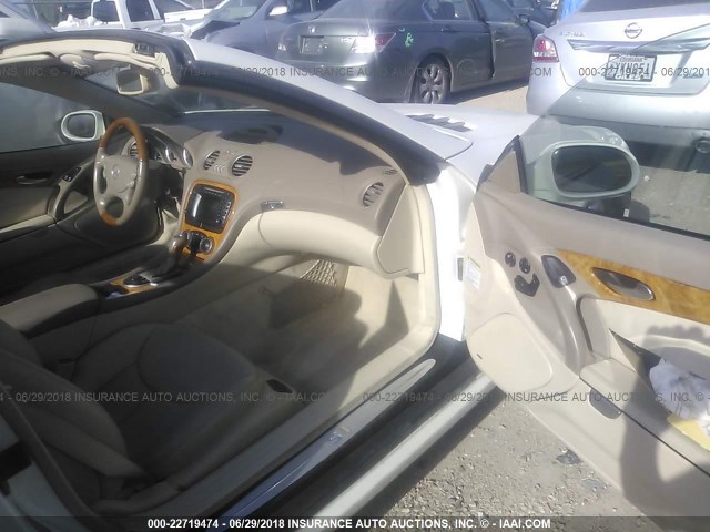 WDBSK75F43F059173 - 2003 MERCEDES-BENZ SL 500R WHITE photo 5