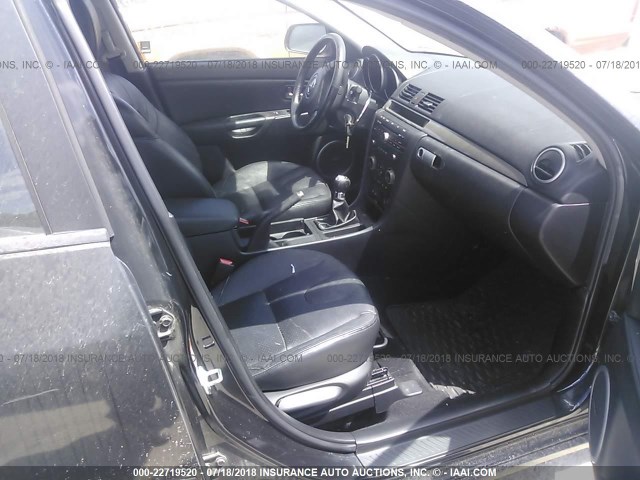 JM1BK343361428219 - 2006 MAZDA 3 HATCHBACK BLACK photo 5