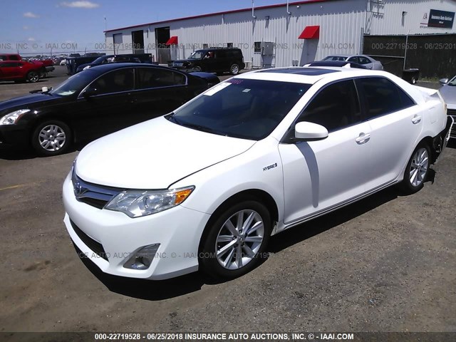 4T1BD1FK7CU037616 - 2012 TOYOTA CAMRY HYBRID/LE/XLE 白色 照片 2