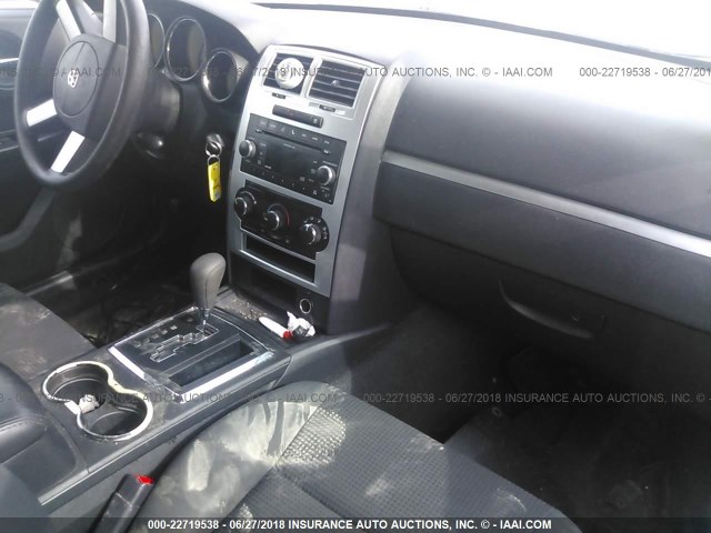 2B3CA3CV0AH266748 - 2010 DODGE CHARGER SXT 白色 照片 5