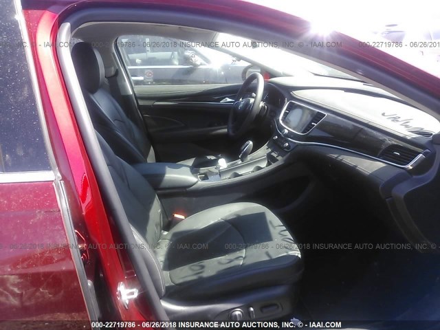 1G4ZP5SS0JU130798 - 2018 BUICK LACROSSE ESSENCE წითელი ფოტო 5