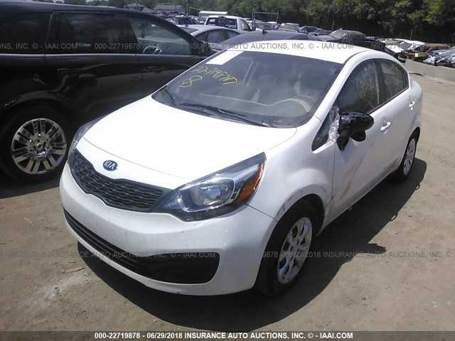 KNADM4A37F6435364 - 2015 KIA RIO LX WHITE photo 2