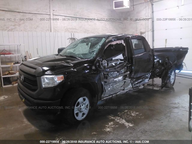 5TFUM5F12EX053994 - 2014 TOYOTA TUNDRA DOUBLE CAB SR/SR5 BLACK photo 2