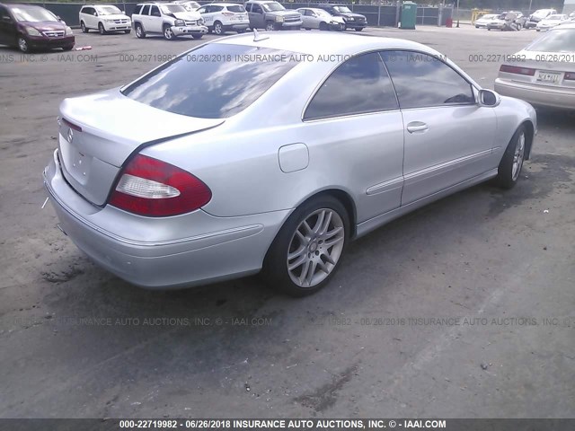 WDBTJ56H48F237084 - 2008 MERCEDES-BENZ CLK 350 SILVER photo 4