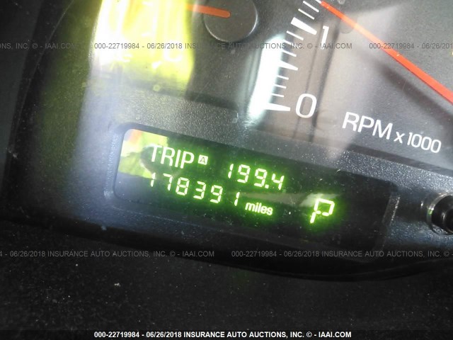 1LNHM86S52Y602701 - 2002 LINCOLN LS 奶油色 照片 7