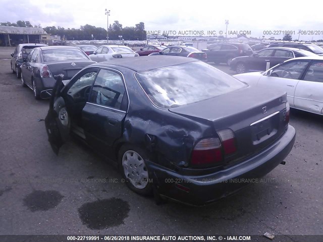 1HGCD5638VA216830 - 1997 HONDA ACCORD LX/EX GRAY photo 3