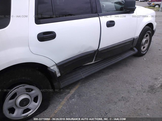1FMRU13WX4LA64225 - 2004 FORD EXPEDITION XLS WHITE photo 6