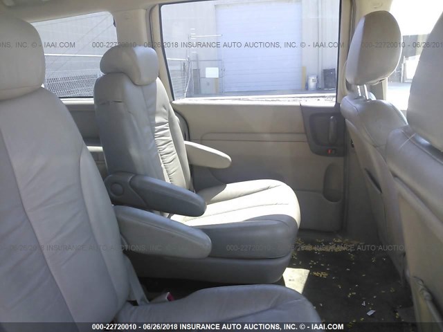 KNDMB233666053112 - 2006 KIA SEDONA EX/LX WHITE photo 8