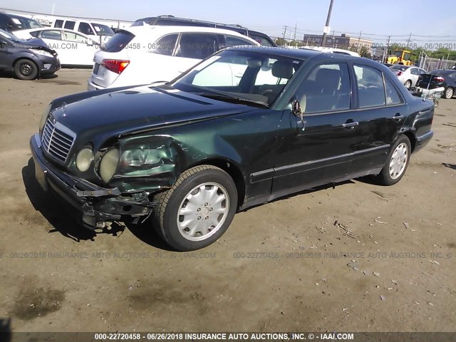 WDBJF20F2TJ015891 - 1996 MERCEDES-BENZ E 300D GREEN photo 2