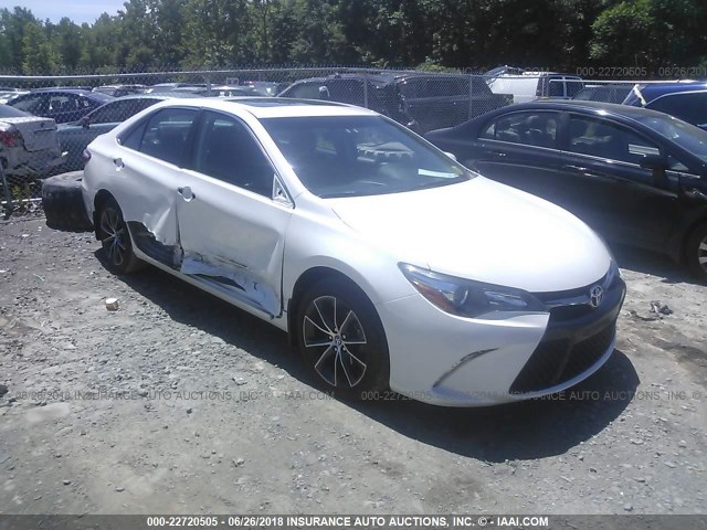 4T1BF1FK4FU019864 - 2015 TOYOTA CAMRY LE/XLE/SE/XSE WHITE photo 1