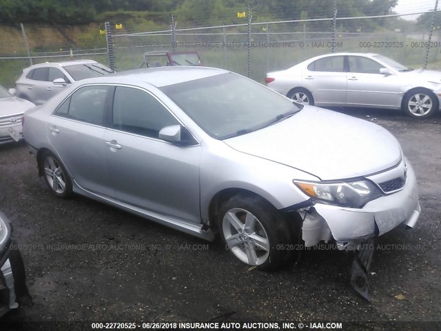 4T1BF1FK9EU355718 - 2014 TOYOTA CAMRY L/SE/LE/XLE 银色 照片 1