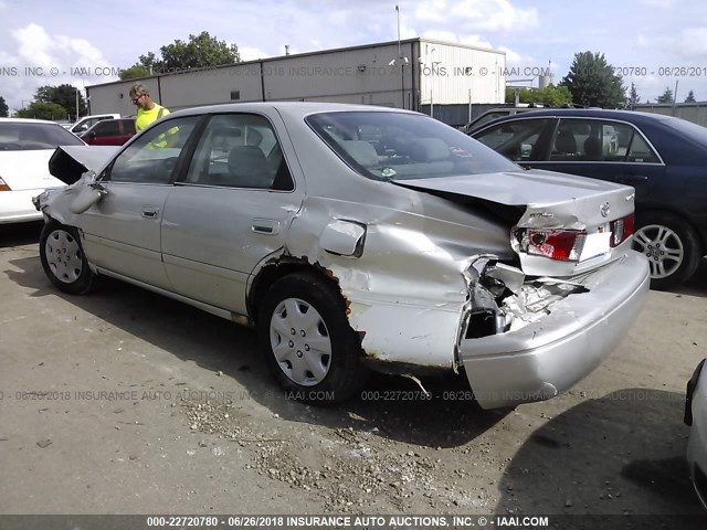 4T1BG22K4YU639139 - 2000 TOYOTA CAMRY CE/LE/XLE SILVER photo 3
