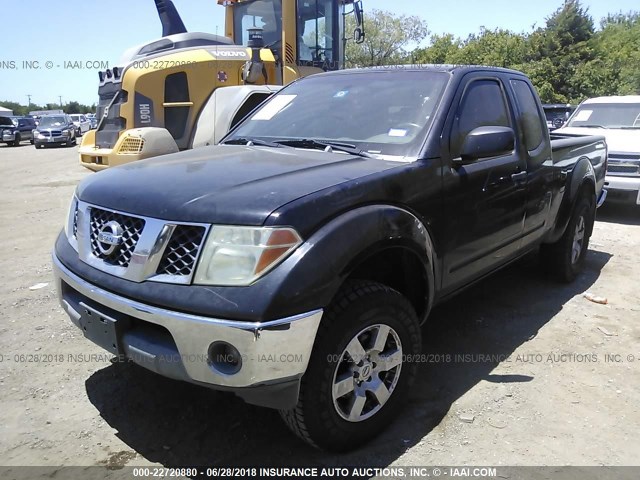 1N6AD06UX5C423562 - 2005 NISSAN FRONTIER KING CAB LE/SE/OFF ROAD BLACK photo 2