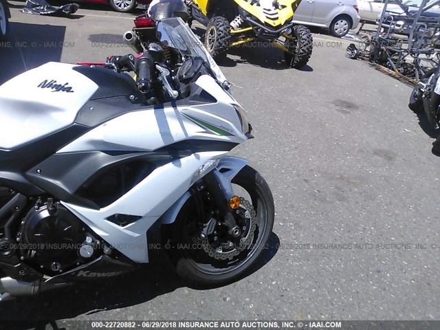 JKAEXEJ12HDA01674 - 2017 KAWASAKI EX650 J თეთრი ფოტო 5