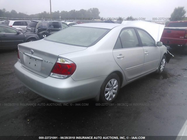 4T1BE30K45U569314 - 2005 TOYOTA CAMRY LE/XLE/SE ვერცხლისფერი ფოტო 4