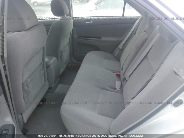 4T1BE30K45U569314 - 2005 TOYOTA CAMRY LE/XLE/SE ვერცხლისფერი ფოტო 8