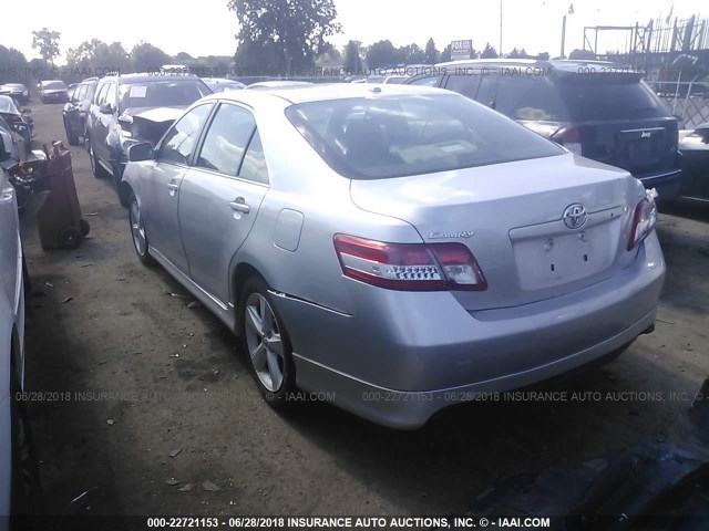 4T1BF3EK6AU049728 - 2010 TOYOTA CAMRY SE/LE/XLE 银色 照片 3