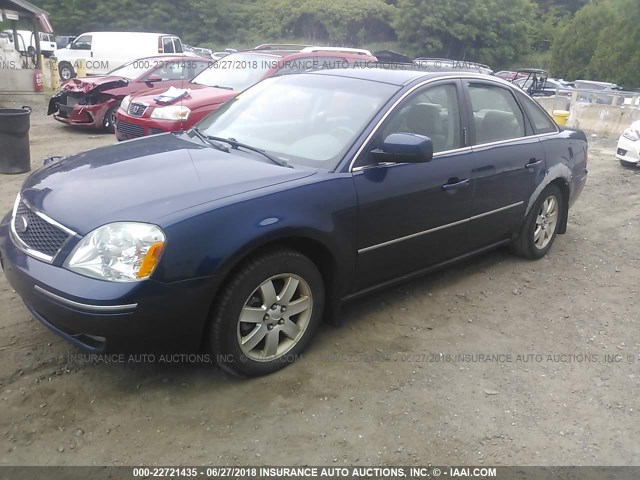 1FAFP27105G172839 - 2005 FORD FIVE HUNDRED SEL BLUE photo 2