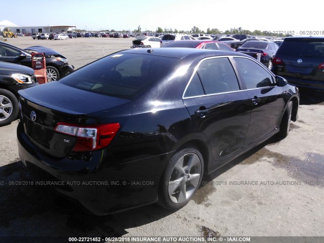 4T1BF1FK5CU196497 - 2012 TOYOTA CAMRY SE/LE/XLE BLACK photo 4