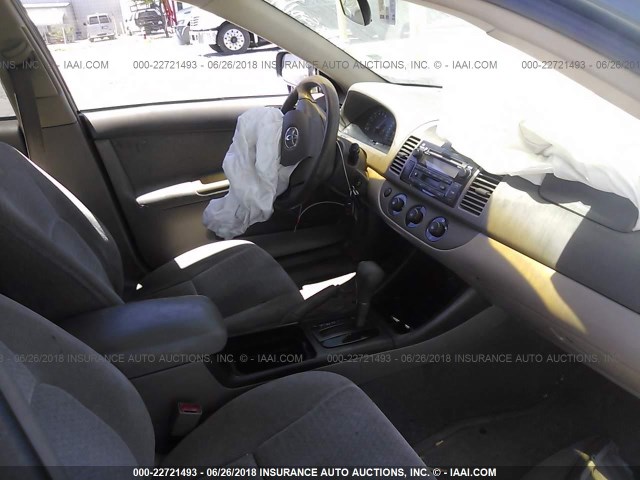 4T1BE32K52U558458 - 2002 TOYOTA CAMRY LE/XLE/SE მწვანე ფოტო 5